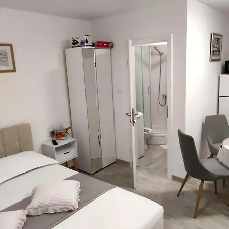 With Parking Space Seget Donji, - 23533 Апартаменты Трогир