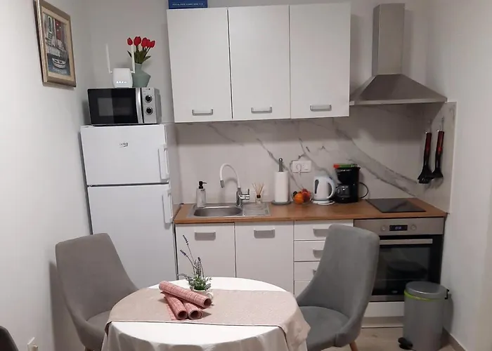 Apartman With Parking Space Seget Donji, - 23533 Trogir