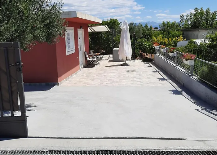 Apartman With Parking Space Seget Donji, - 23533 Trogir